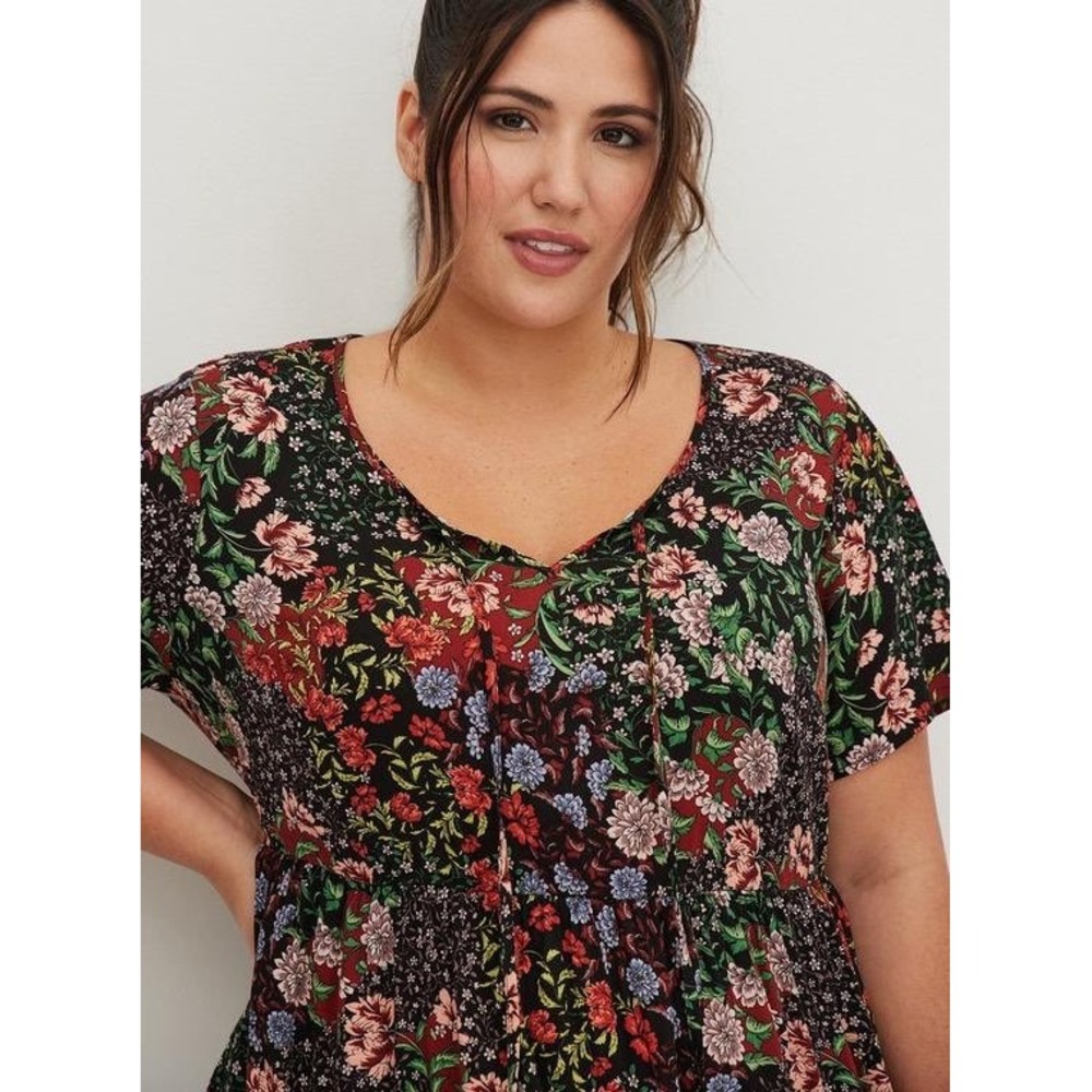Torrid Black Floral Textured Stretch Rayon Babydoll Top Size 0 L 12 NEW - Picture 3 of 9